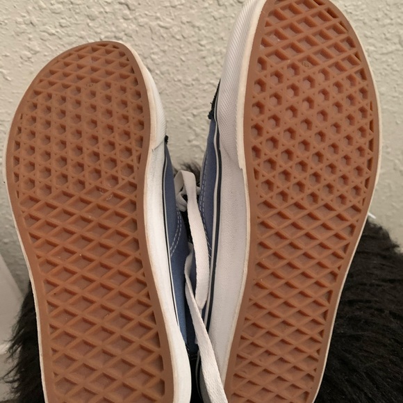 Vans - Picture 3 of 4